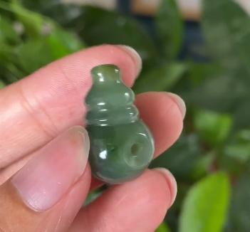 g2409一体佛头三通配饰和田玉